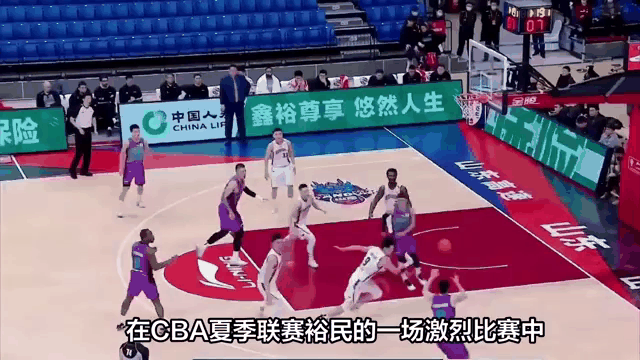 德罗巴与球迷合影