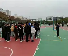 风云突变！莱比锡赛前完成体检，德甲版图或变，赛场秩序良好，年轻球员得到机会的简单介绍