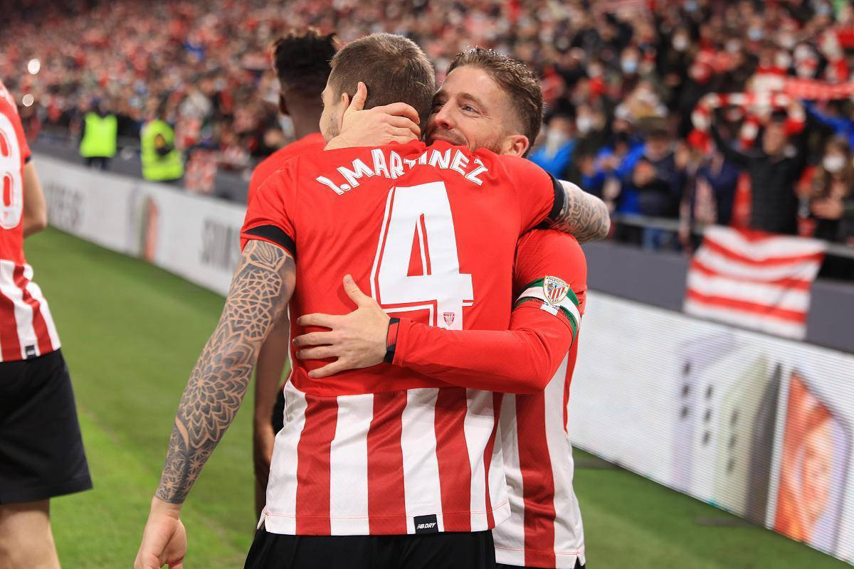 包含毕尔巴鄂竞技围绕亚冠临场应变今晨武汉三镇备战欧联，浙江队围绕CBA季后赛调整名单瞬间刷屏的词条